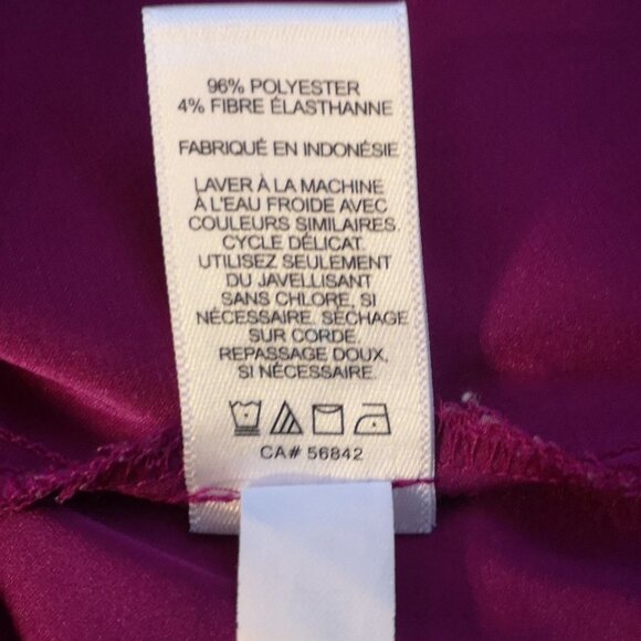 2/$20.00 Mix & Match Express Ladies V-neck Short Sleeve Loose Fit Tunic / Blouse - Picture 5 of 6